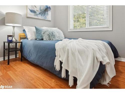 14-240 London Road Road W, Guelph, ON - Indoor Photo Showing Bedroom