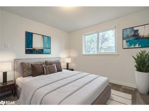 94 Christie Crescent, Barrie, ON - Indoor Photo Showing Bedroom