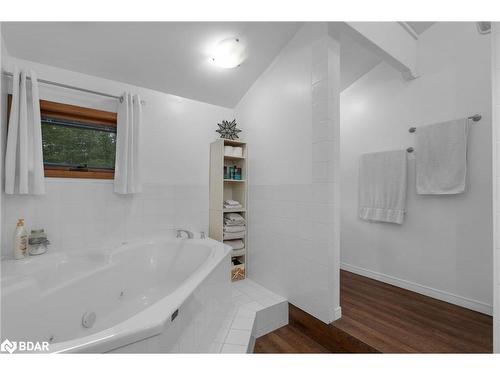 22 Cathedral Pines Road, Horseshoe Valley, ON - Indoor Photo Showing Bathroom