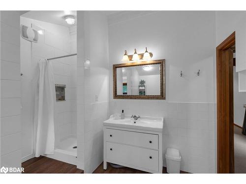 22 Cathedral Pines Road, Horseshoe Valley, ON - Indoor Photo Showing Bathroom