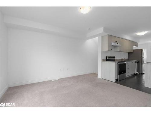 53 Andean Lane, Barrie, ON - Indoor Photo Showing Kitchen