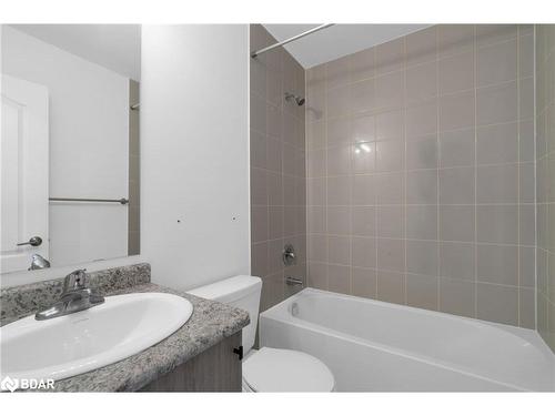 53 Andean Lane, Barrie, ON - Indoor Photo Showing Bathroom