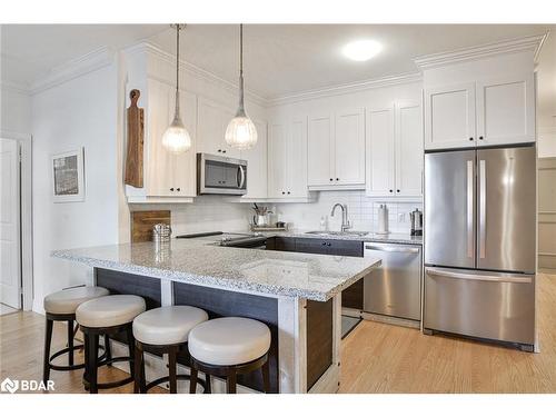 105-90 Orchard Point Road Road, Orillia, ON - Indoor Photo Showing Kitchen With Upgraded Kitchen