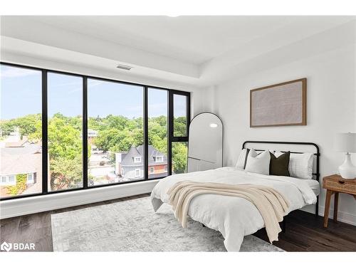 523-185 Dunlop Street E, Barrie, ON - Indoor Photo Showing Bedroom