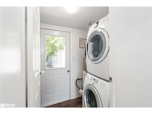 131 Rodney Street, Collingwood, ON - Indoor Photo Showing Laundry Room