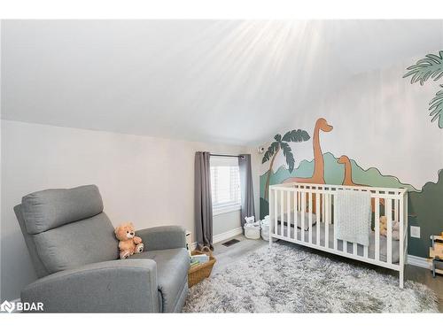 131 Rodney Street, Collingwood, ON - Indoor Photo Showing Bedroom