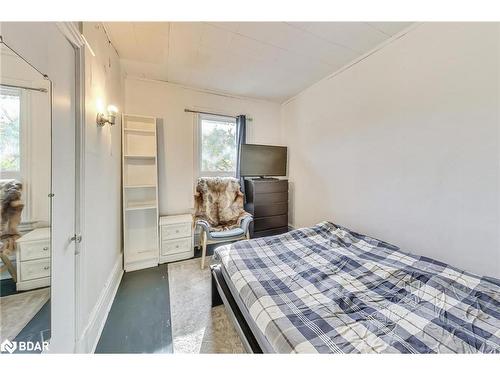 825 Adelaide Street W, Toronto, ON - Indoor Photo Showing Bedroom