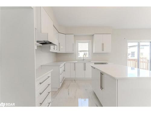 3178 Searidge Street, Severn, ON - Indoor Photo Showing Kitchen