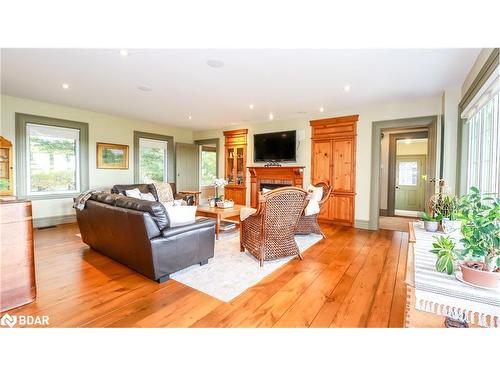 16473 Mount Pleasant Road, Caledon, ON - Indoor Photo Showing Living Room With Fireplace