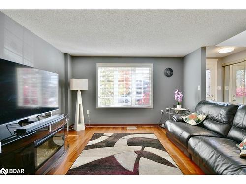 16 Waddington Crescent, Barrie, ON - Indoor Photo Showing Living Room