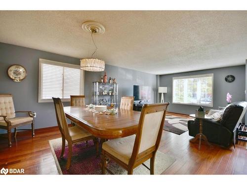 16 Waddington Crescent, Barrie, ON - Indoor Photo Showing Dining Room