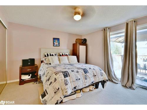 16 Waddington Crescent, Barrie, ON - Indoor Photo Showing Bedroom