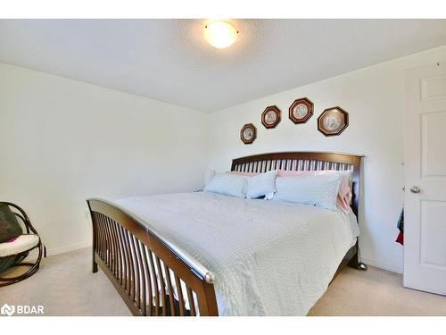 16 Waddington Crescent, Barrie, ON - Indoor Photo Showing Bedroom