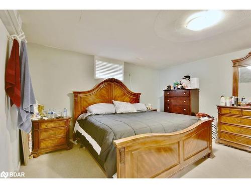 16 Waddington Crescent, Barrie, ON - Indoor Photo Showing Bedroom