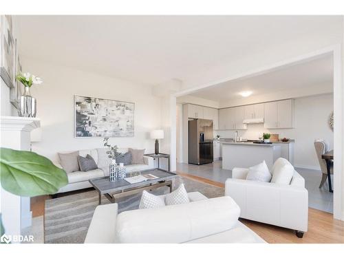 20 Aviron Crescent, Welland, ON - Indoor Photo Showing Living Room