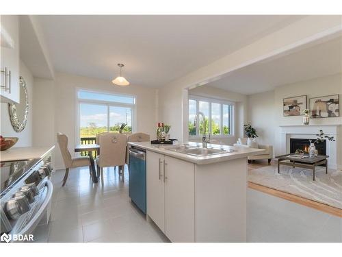 20 Aviron Crescent, Welland, ON - Indoor Photo Showing Kitchen With Double Sink