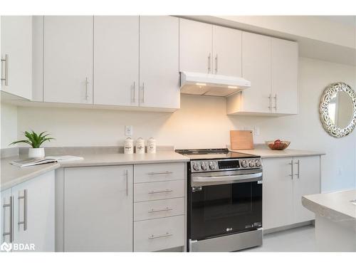 20 Aviron Crescent, Welland, ON - Indoor Photo Showing Kitchen