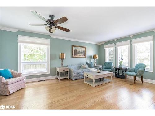 72 Oxley Drive, Penetanguishene, ON - Indoor Photo Showing Living Room