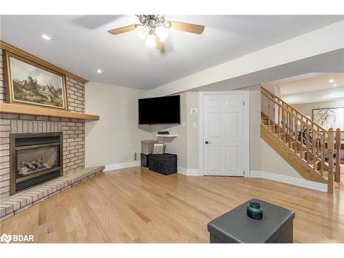 72 Oxley Drive, Penetanguishene, ON - Indoor Photo Showing Living Room With Fireplace