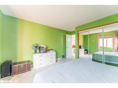 2697 Aspdin Road, Huntsville, ON - Indoor Photo Showing Bedroom