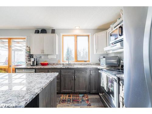 2697 Aspdin Road, Huntsville, ON - Indoor Photo Showing Kitchen