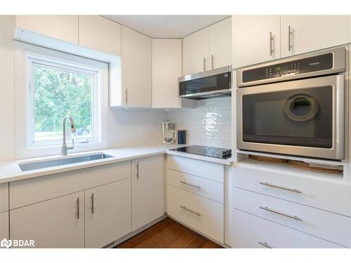 1200 Old Barrie Rd W, Edgar, ON - Indoor Photo Showing Kitchen