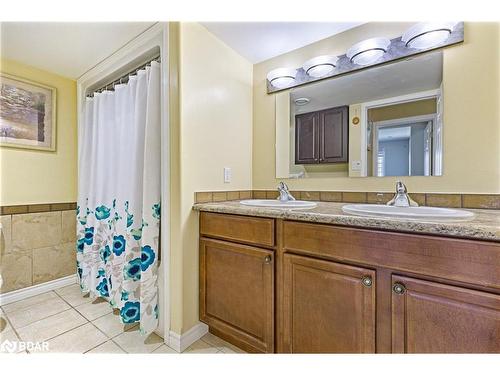 50 Dinnick Crescent, Orangeville, ON - Indoor Photo Showing Bathroom