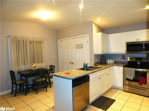 9 Trellis Lane, Innisfil, ON - Indoor Photo Showing Kitchen With Double Sink