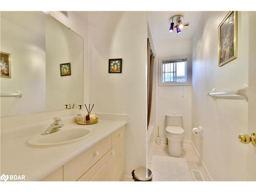 33 Speirs Road, Barrie, ON - Indoor Photo Showing Bathroom