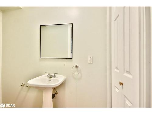 33 Speirs Road, Barrie, ON - Indoor Photo Showing Bathroom