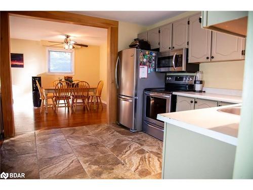 62 Knox Road W, Wasaga Beach, ON - Indoor Photo Showing Kitchen