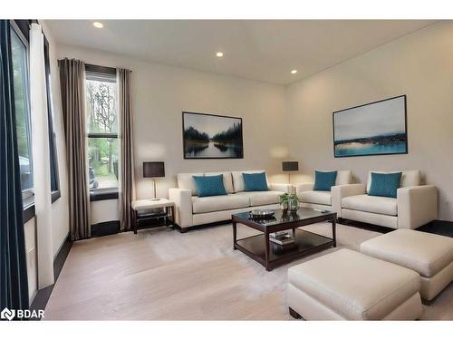 4356 Hepinstall Landing, Washago, ON - Indoor Photo Showing Living Room