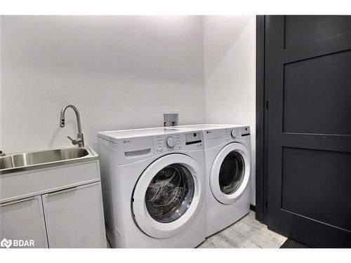 4356 Hepinstall Landing, Washago, ON - Indoor Photo Showing Laundry Room