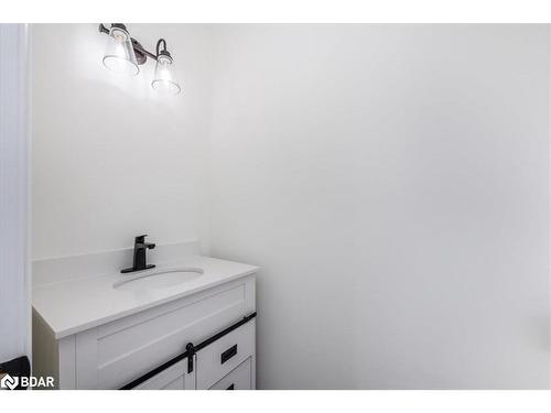 1103 Stoney Point Road, Lefroy, ON - Indoor Photo Showing Bathroom