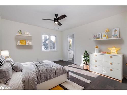 1103 Stoney Point Road, Lefroy, ON - Indoor Photo Showing Bedroom