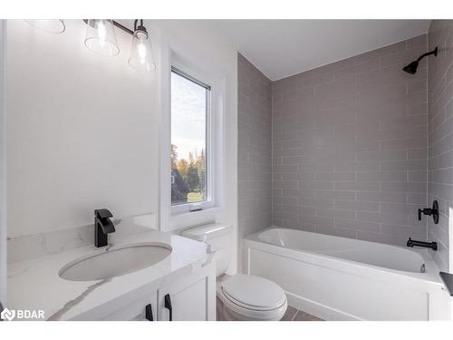 1103 Stoney Point Road, Lefroy, ON - Indoor Photo Showing Bathroom