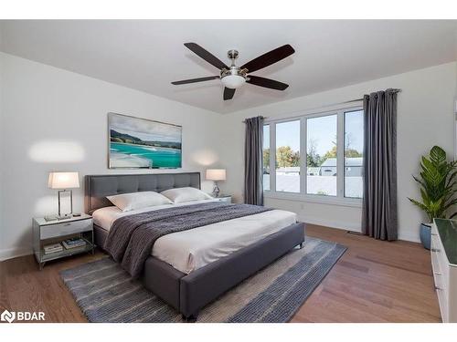 1114 Stoney Point Road, Lefroy, ON - Indoor Photo Showing Bedroom