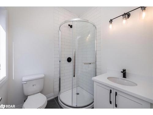 1114 Stoney Point Road, Lefroy, ON - Indoor Photo Showing Bathroom