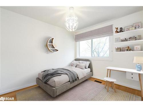 5 Vanity Court, Toronto, ON - Indoor Photo Showing Bedroom