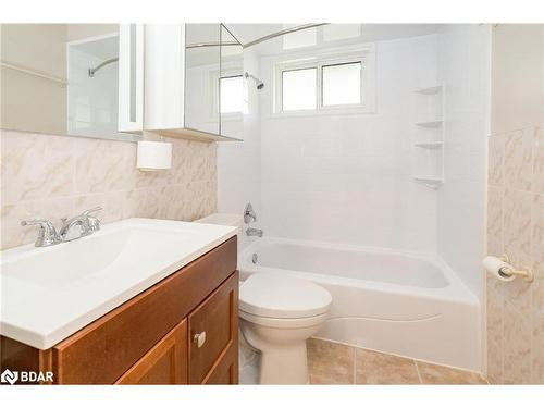 5 Vanity Court, Toronto, ON - Indoor Photo Showing Bathroom