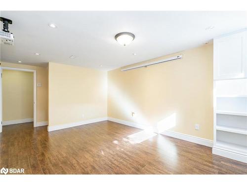 5 Vanity Court, Toronto, ON - Indoor Photo Showing Other Room