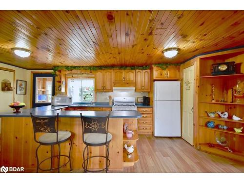 5632 Penetanguishene Road, Elmvale, ON - Indoor Photo Showing Kitchen