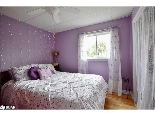 5632 Penetanguishene Road, Elmvale, ON - Indoor Photo Showing Bedroom