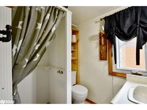 5632 Penetanguishene Road, Elmvale, ON - Indoor Photo Showing Bathroom