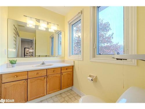 103 Browning Trail, Barrie, ON - Indoor Photo Showing Bathroom