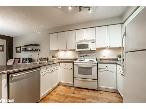 103 Browning Trail, Barrie, ON - Indoor Photo Showing Kitchen With Double Sink