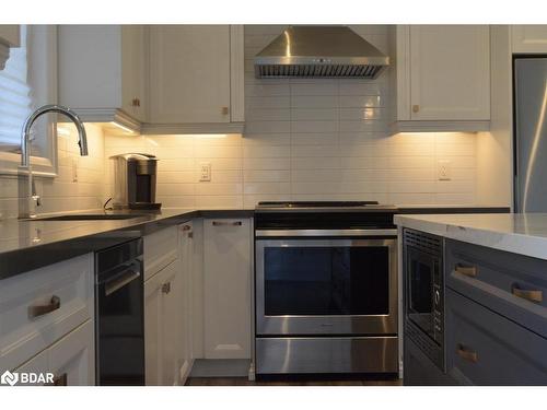 3 Beverly Street, Elmvale, ON - Indoor Photo Showing Kitchen