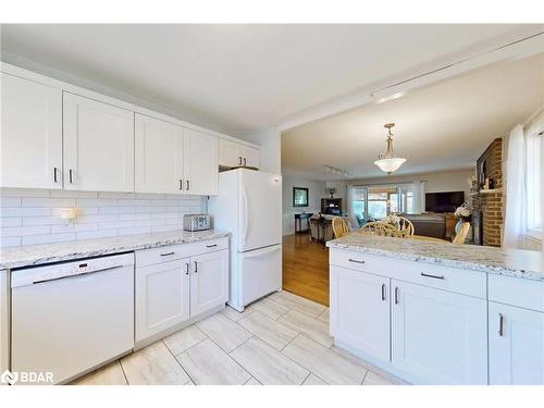 121 Queen Street Street, Fenelon Falls, ON - Indoor Photo Showing Kitchen