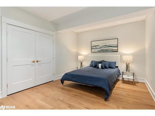 855 Shoreview Drive, Innisfil, ON - Indoor Photo Showing Bedroom