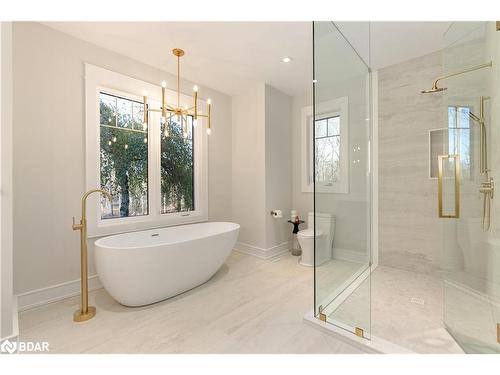 855 Shoreview Drive, Innisfil, ON - Indoor Photo Showing Bathroom